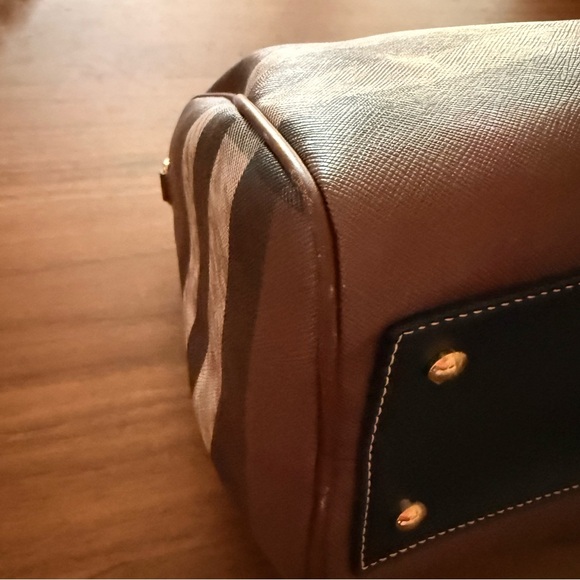 Burberry Bowling Bag - Medium
Authentic - Picture 14 of 16